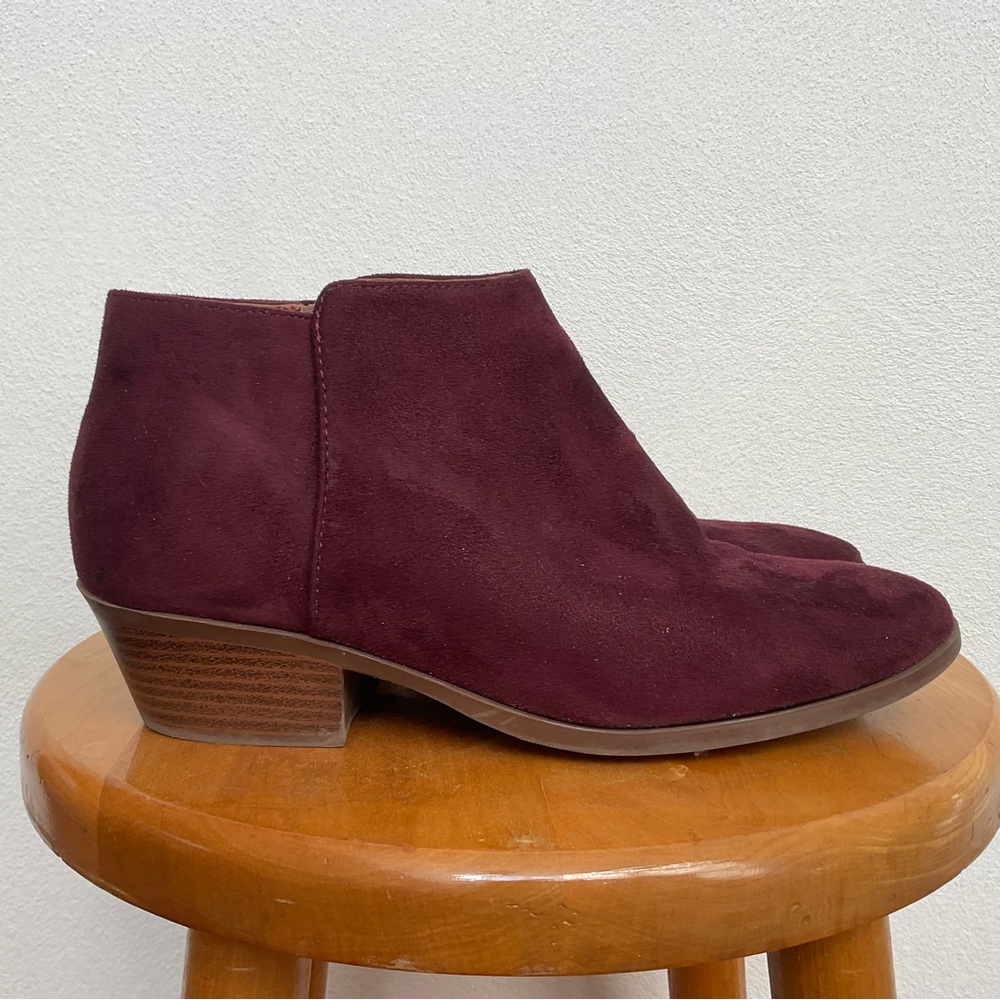 Cambridge Select Maroon Faux Suede Ankle Bootie Size 8.5 Zip Closure Fall